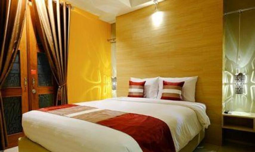 Hotel Tibera Taman Cibeunying Bandung Exterior photo