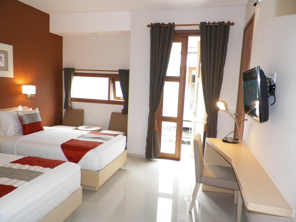 Hotel Tibera Taman Cibeunying Bandung Exterior photo
